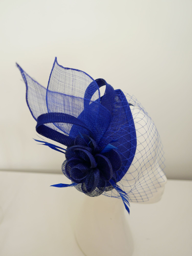 Royal blue fascynator z woalką | Zuwika Design