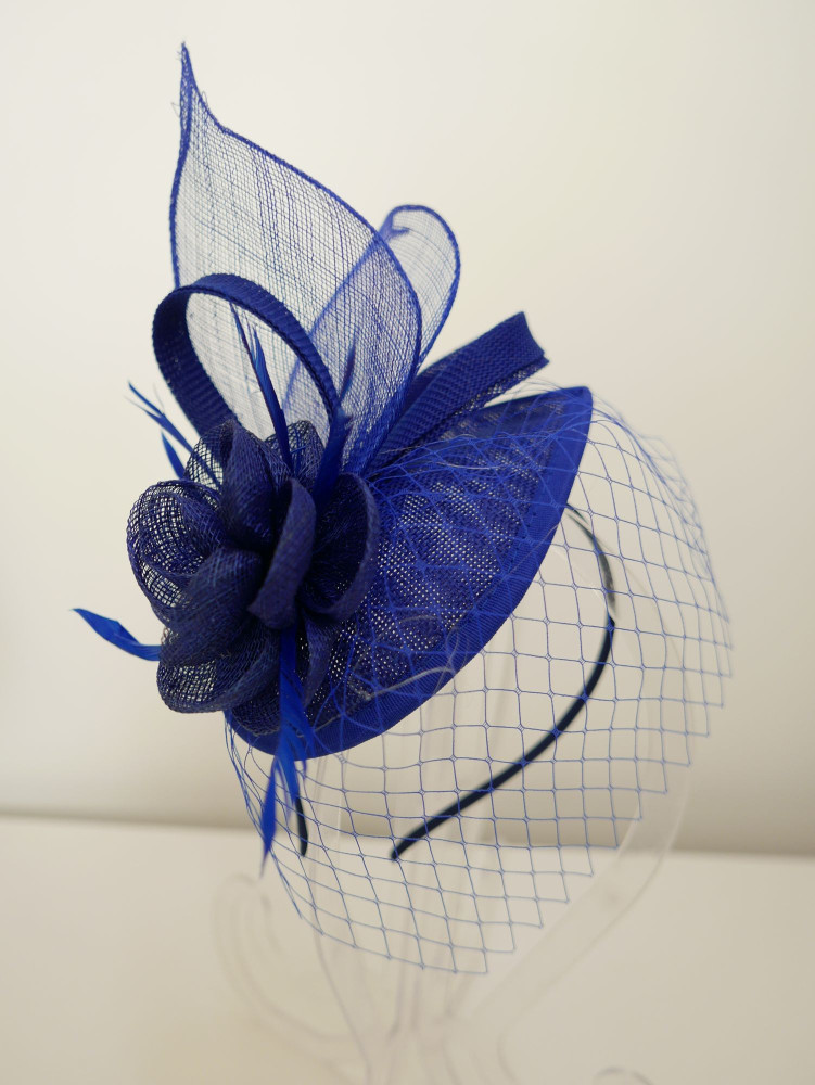 Royal blue fascynator z woalką | Zuwika Design