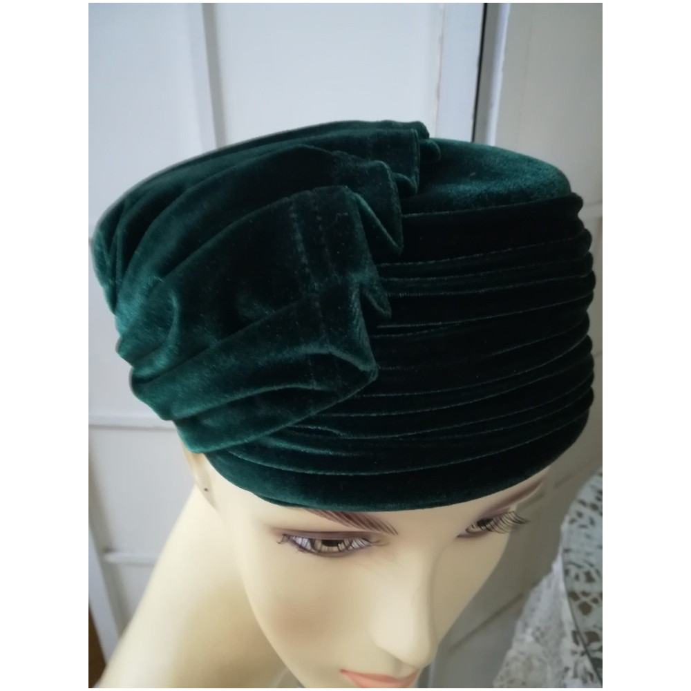 Esmeralda zielony aksamitny toczek 54-56 cm