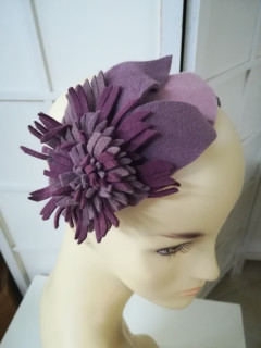 Wrzosy i róże fascynator filcowy