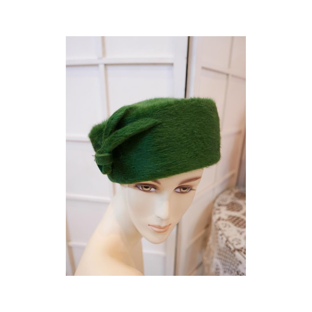 Jacqueline zielony toczek meluzyna 53-57 cm