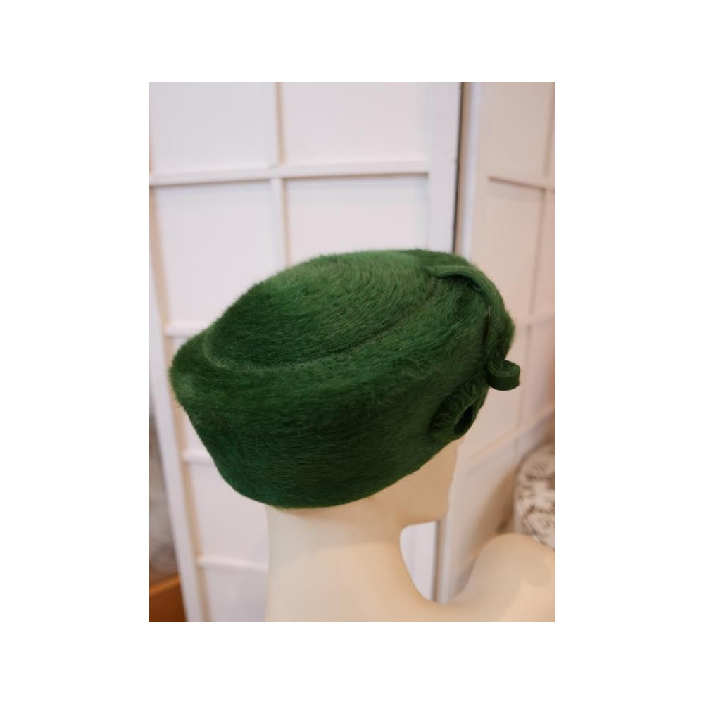 Jacqueline zielony toczek meluzyna 53-57 cm