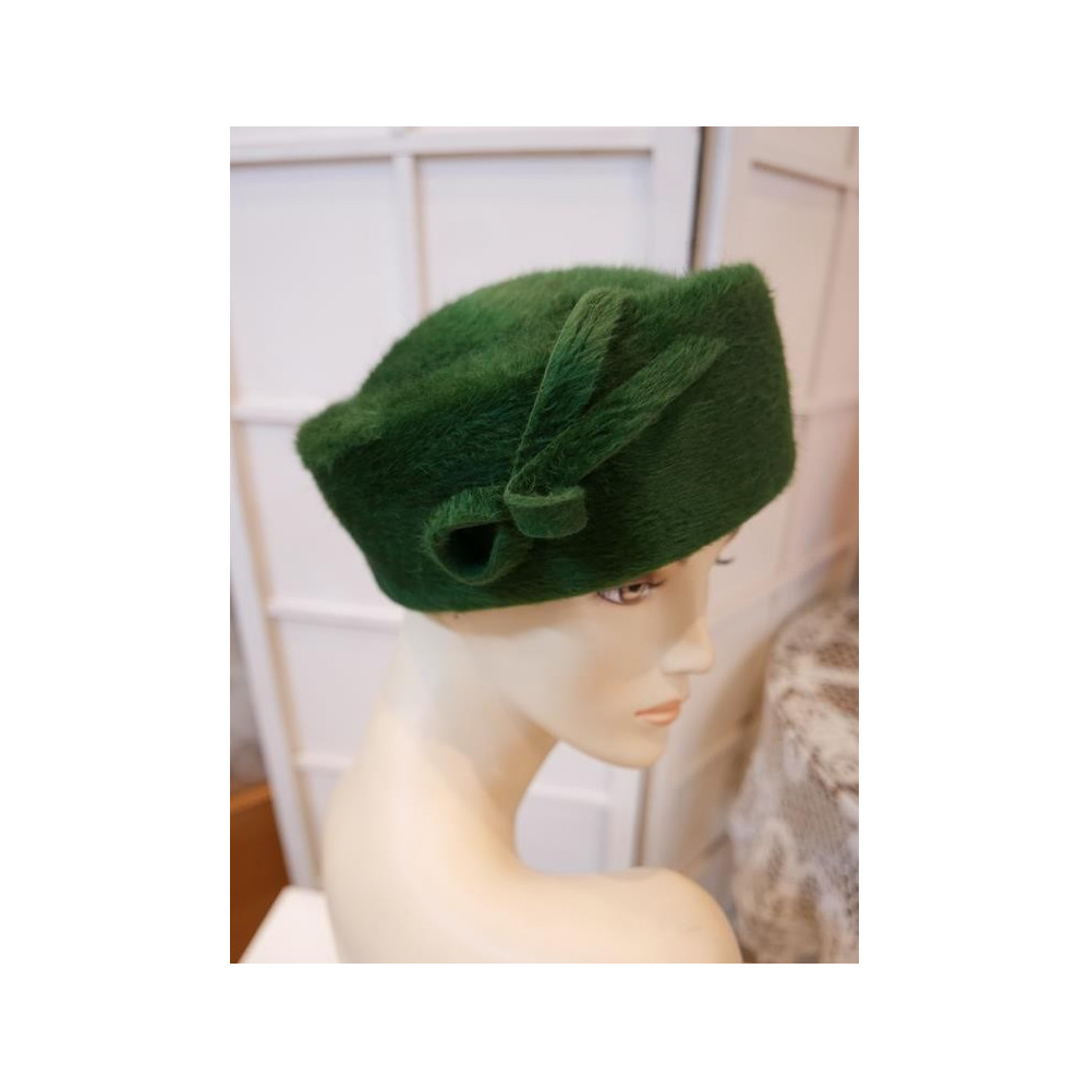 Jacqueline zielony toczek meluzyna 53-57 cm