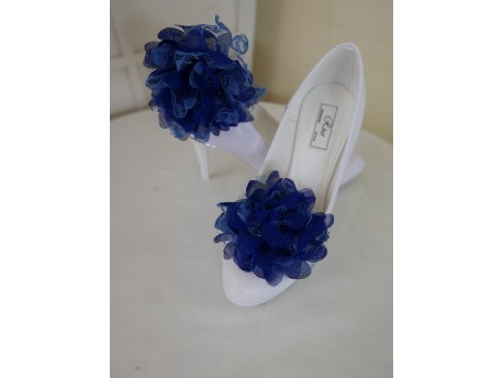 Klipsy do butów szafirowe kwiaty 8 cm