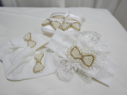 Zestaw 3 cz. Rajstopy, buciki, opaska 0-3 m