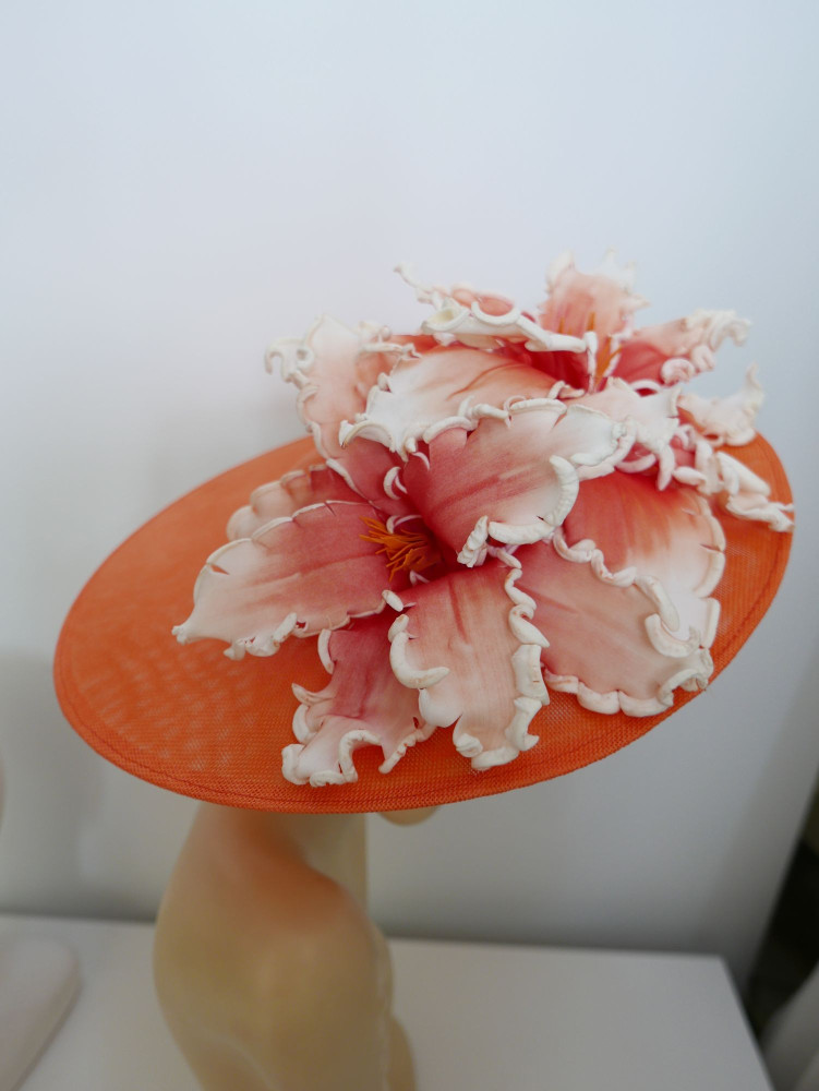 Pastelowy pomarańczowy kapelusz dysk z lnu hatinator | Zuwika Design