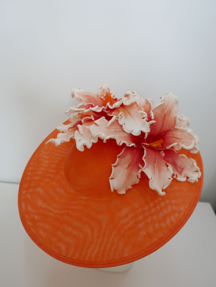 Pastelowy pomarańczowy kapelusz dysk z lnu hatinator | Zuwika Design